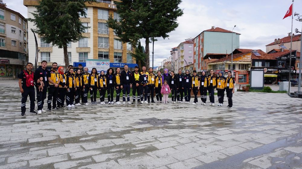 İlk Yardım Seferberliği Başladı! Heimlich Manevrası Ayakta Alkışlandı 3