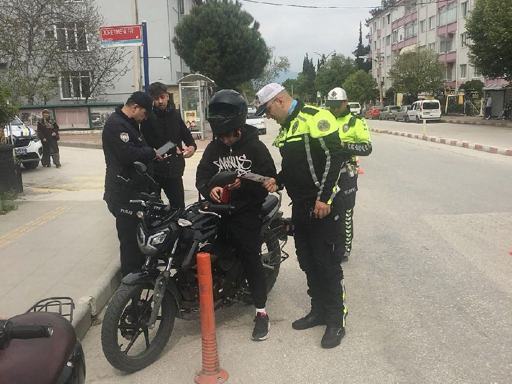 Motosiklet Sürücüleri Dikkat 44
