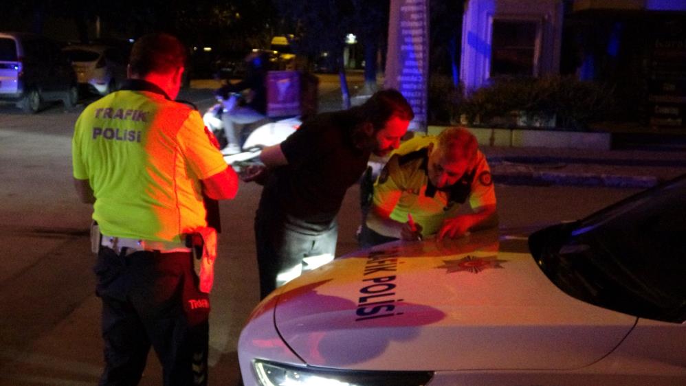 Otomobille Çarpışan Motosiklet Sürücüsü Yaralandı 2