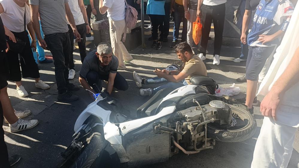 Yaya Geçidinde Motor Kazası (1)