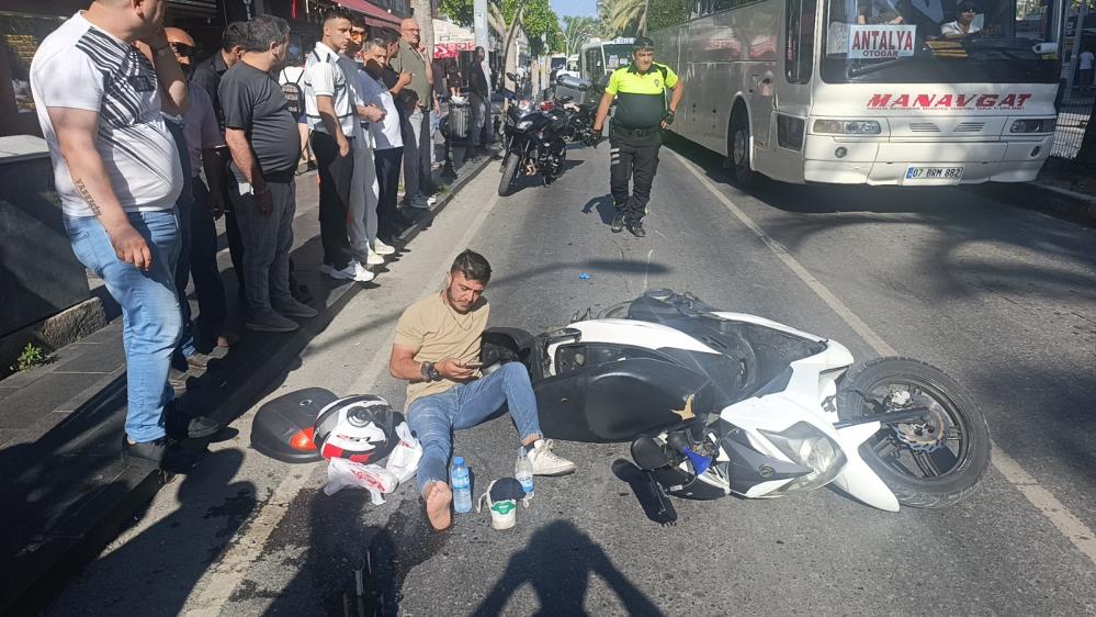 Yaya Geçidinde Motor Kazası (3)