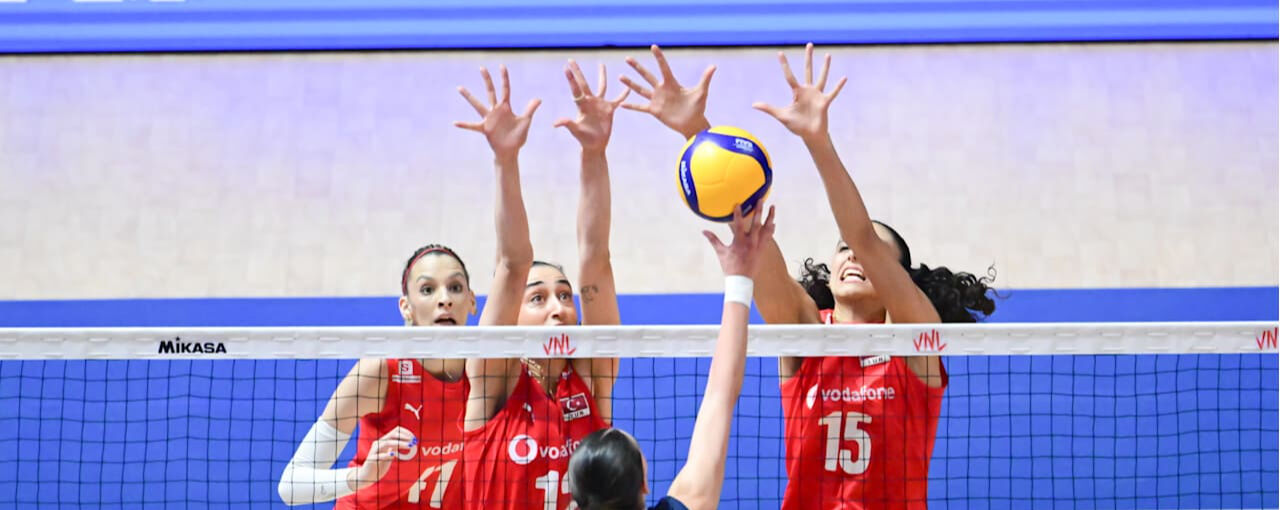 Deniz Uyanik Kimdir Hangi Takimda Oynuyor Voleybol Kariyeri 17490221163940 3