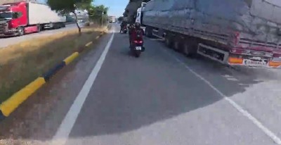 Korna Calinmasina Sinirlendi Tiri Motosikletlerin Uzerine Surdu 38Bc672Aa5395Fb89961